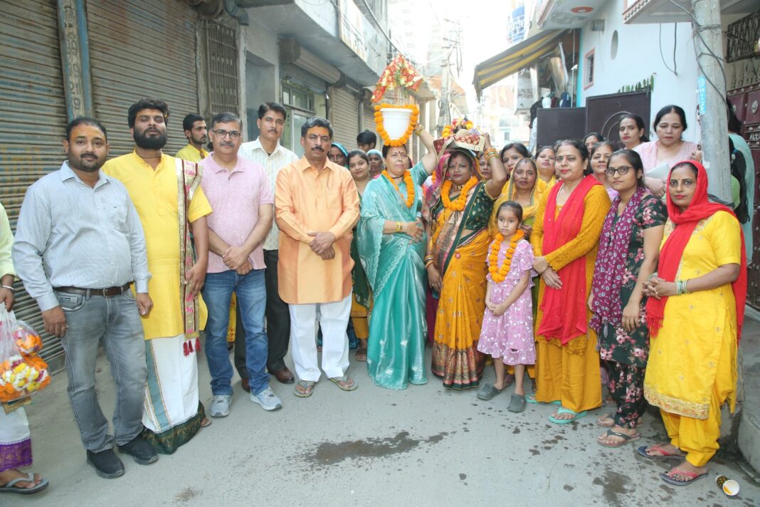 श्री महावीर मंदिर महावीर नगर ओल्ड फरीदाबाद मेंं बड़े धूमधाम से संपन्न हुआ तुलसी विवाह