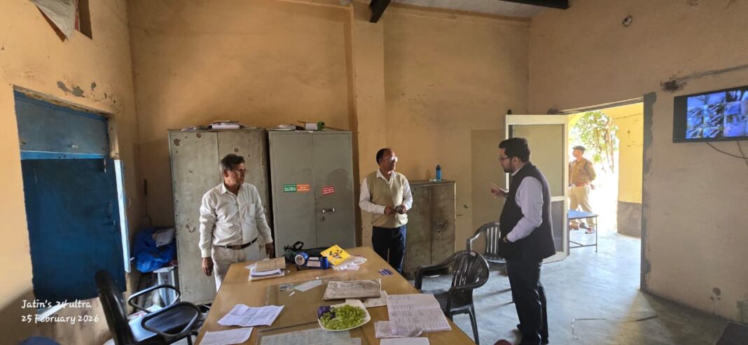 निष्पक्ष बोर्ड परीक्षाओं हेतु डीसी आयुष सिन्हा का औचक निरीक्षण