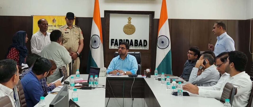 आमजन की समस्याओं का त्वरित समाधान प्रशासन की प्राथमिकता : डीसी आयुष सिन्हा