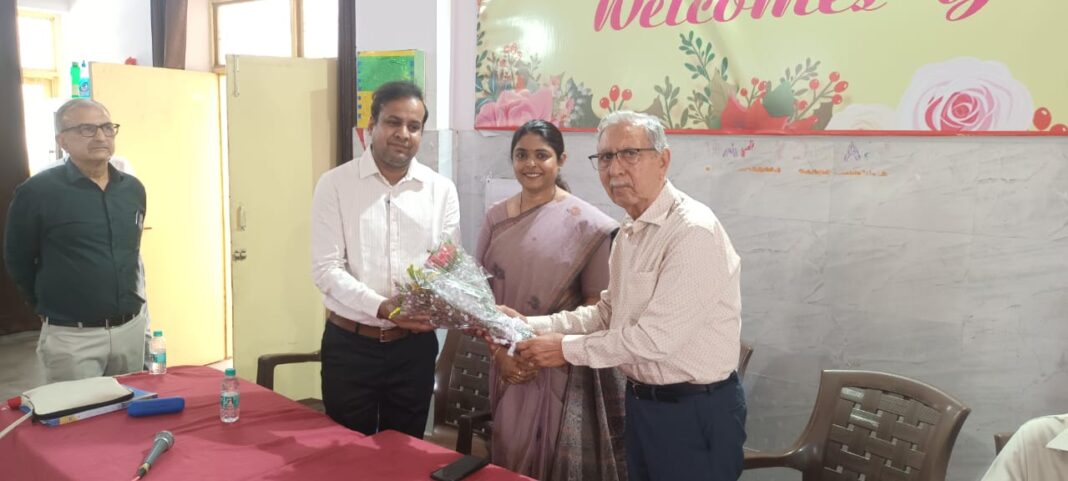 वरिष्ठ नागरिकों के स्वास्थ्य पर चर्चा