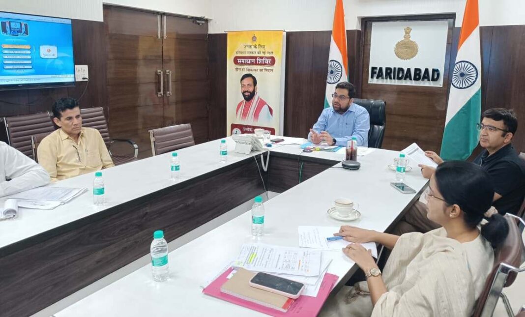 मंडियों में किसानों को हर सुविधा उपलब्ध करवाई जाए: डीसी आयुष सिन्हा