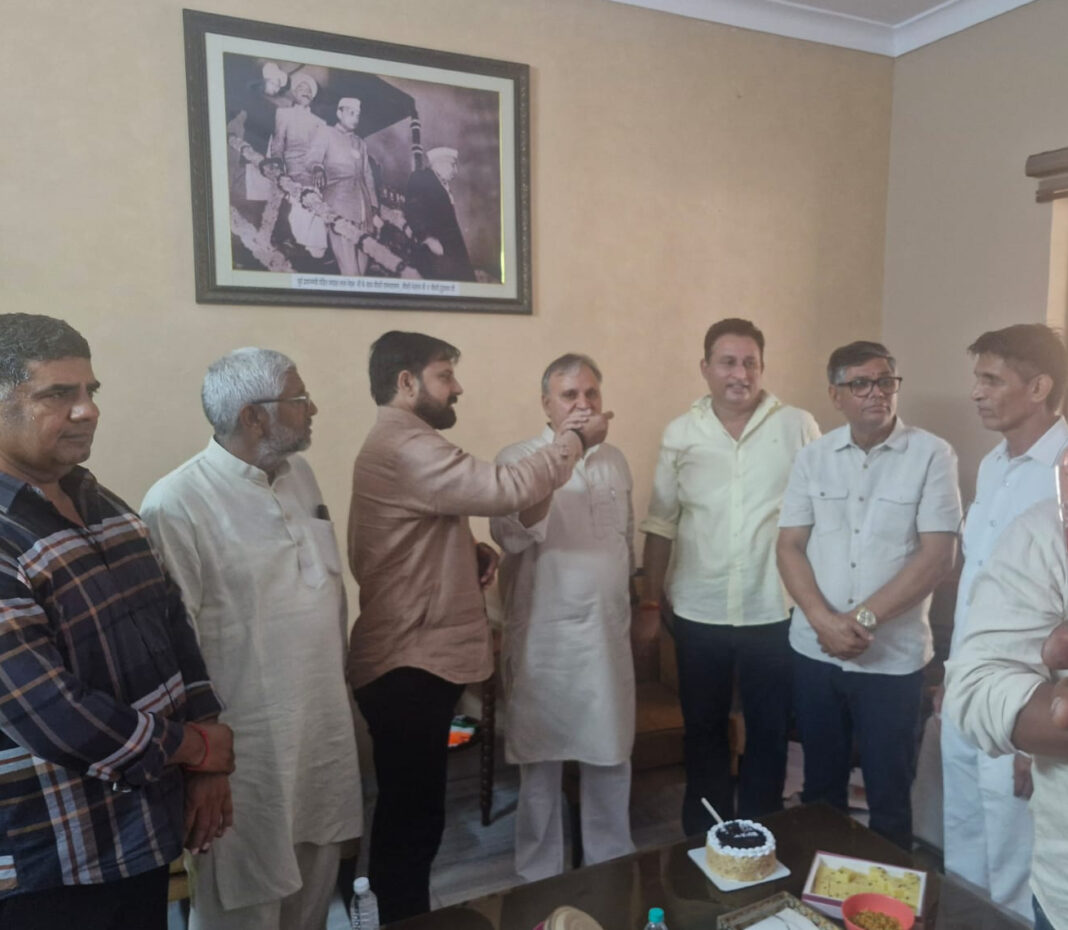 विजय प्रताप के जन्मदिवस पर लोगों ने लिया जनसेवा का सकंल्प